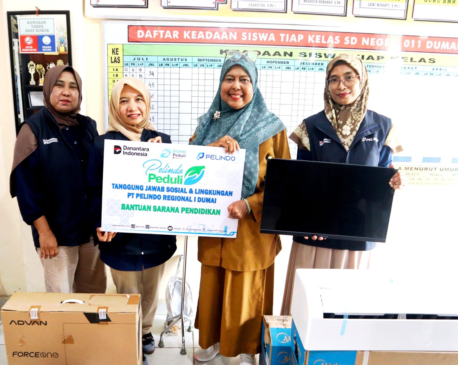Komitmen TJSL, Pelindo Dumai Berikan Komputer dan AC untuk SD Negeri 11